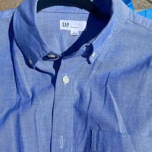 Like New. No stains in excellent condition.